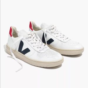VEJA V-10 sneakers colorblock size 9